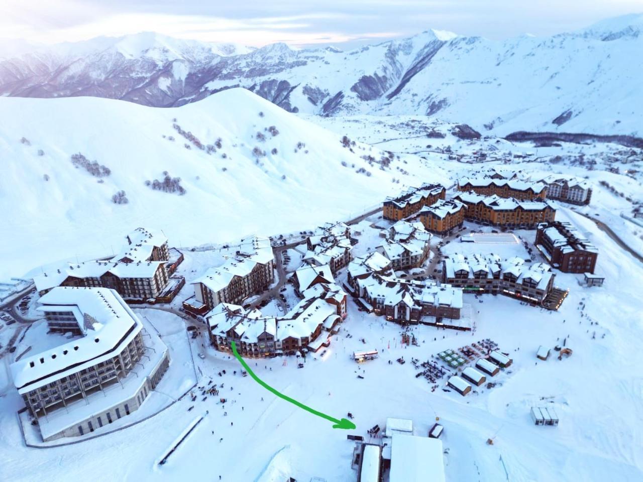 New Gudauri Apartment Near The Ski Lift Buitenkant foto